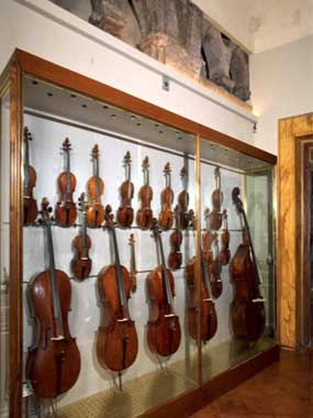 Museo di strumenti musicali, Accademia Musicale Chigiana