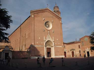 Siena, Basilica di San Francesco, Sacre Particole