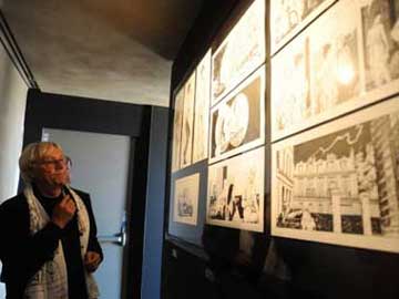 Milo Manara, illustrazioni per pubblicità nella mostra a Siena