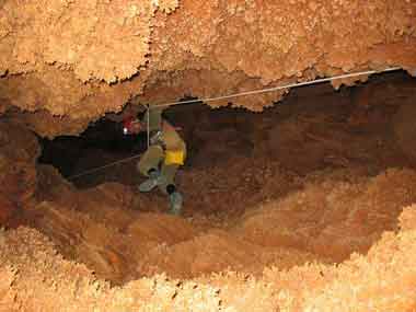 La Grotta Chioma di Berenice. Montagnola Senese, CAI Siena