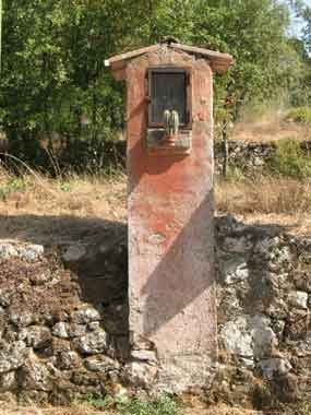 Siena, Montagnola Senese, emergenze