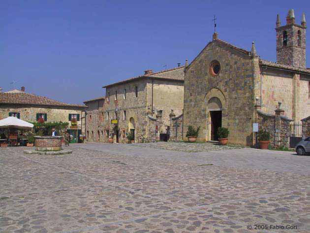 MONTERIGGIONI. Visita al castello di Monteriggioni