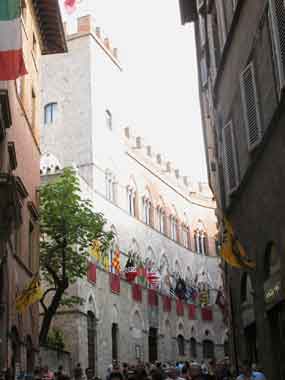 Siena, il Palazzo Chigi-Saracini