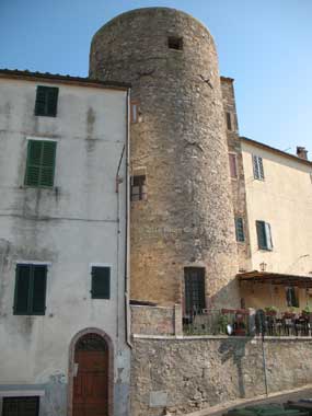 Rapolano Terme, torre