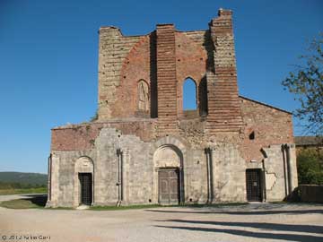 Siena, Abbazia di San Galgano, facciata