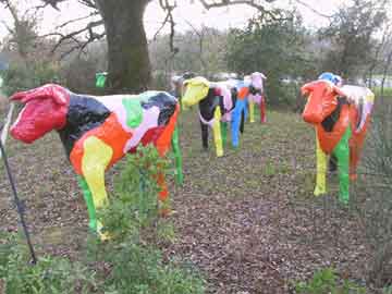 Il Parco Sculture del Chianti presso Siena. Milk Factory, di Vincent Leow