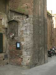 10, tabernacolo porta ovile, siena