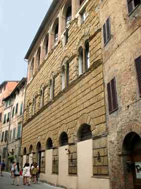 Palazzo di San Galgano, Università di Siena, lettere e filosofia, corsi di studio